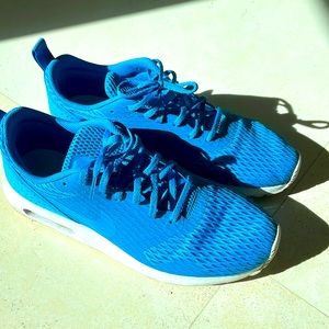 Nike men’s sneakers